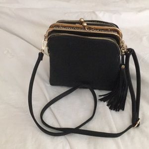 8i1/2 inch cross strap bag